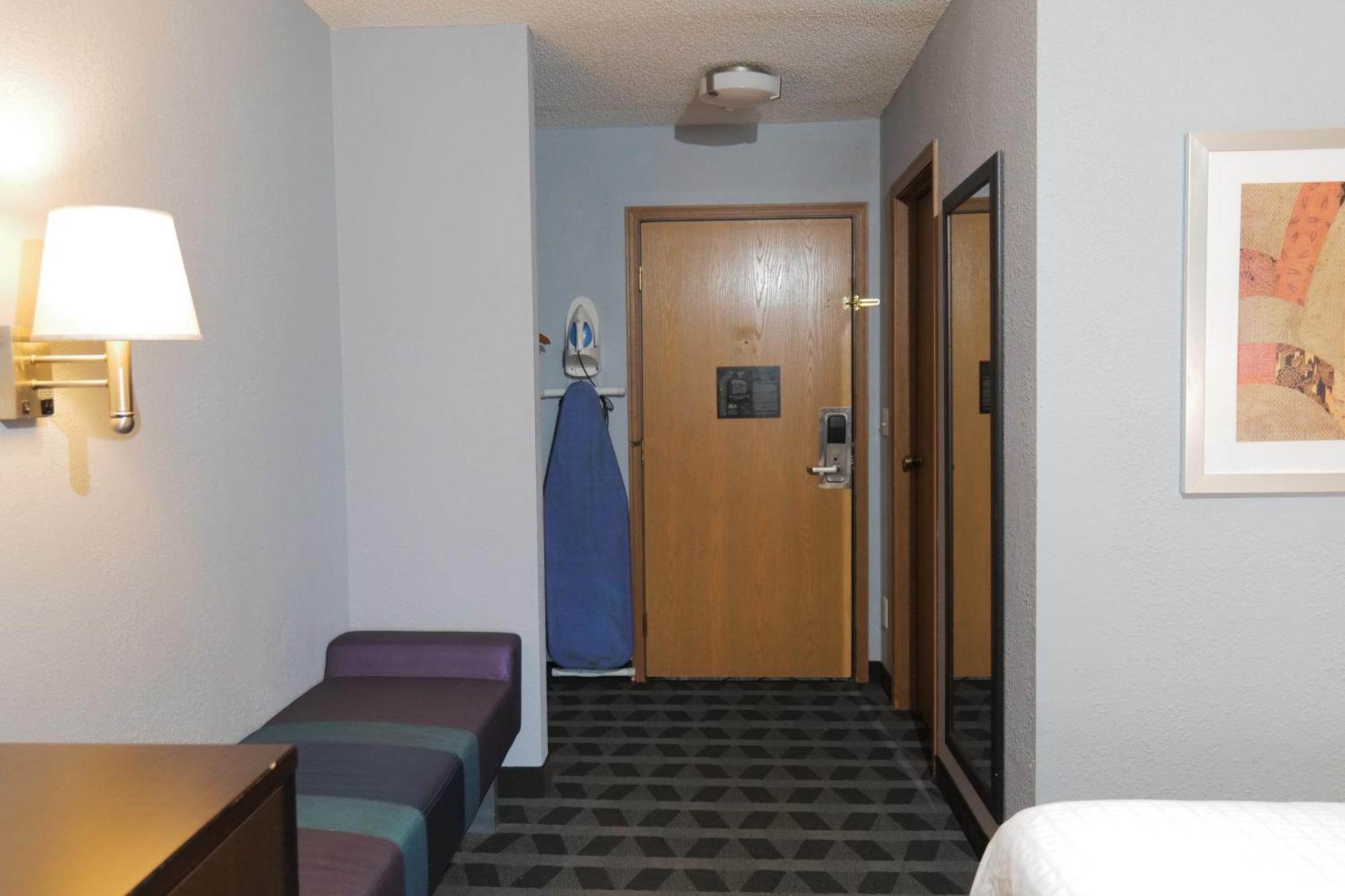 Baymont By Wyndham Flint Airport North Ξενοδοχείο Εξωτερικό φωτογραφία