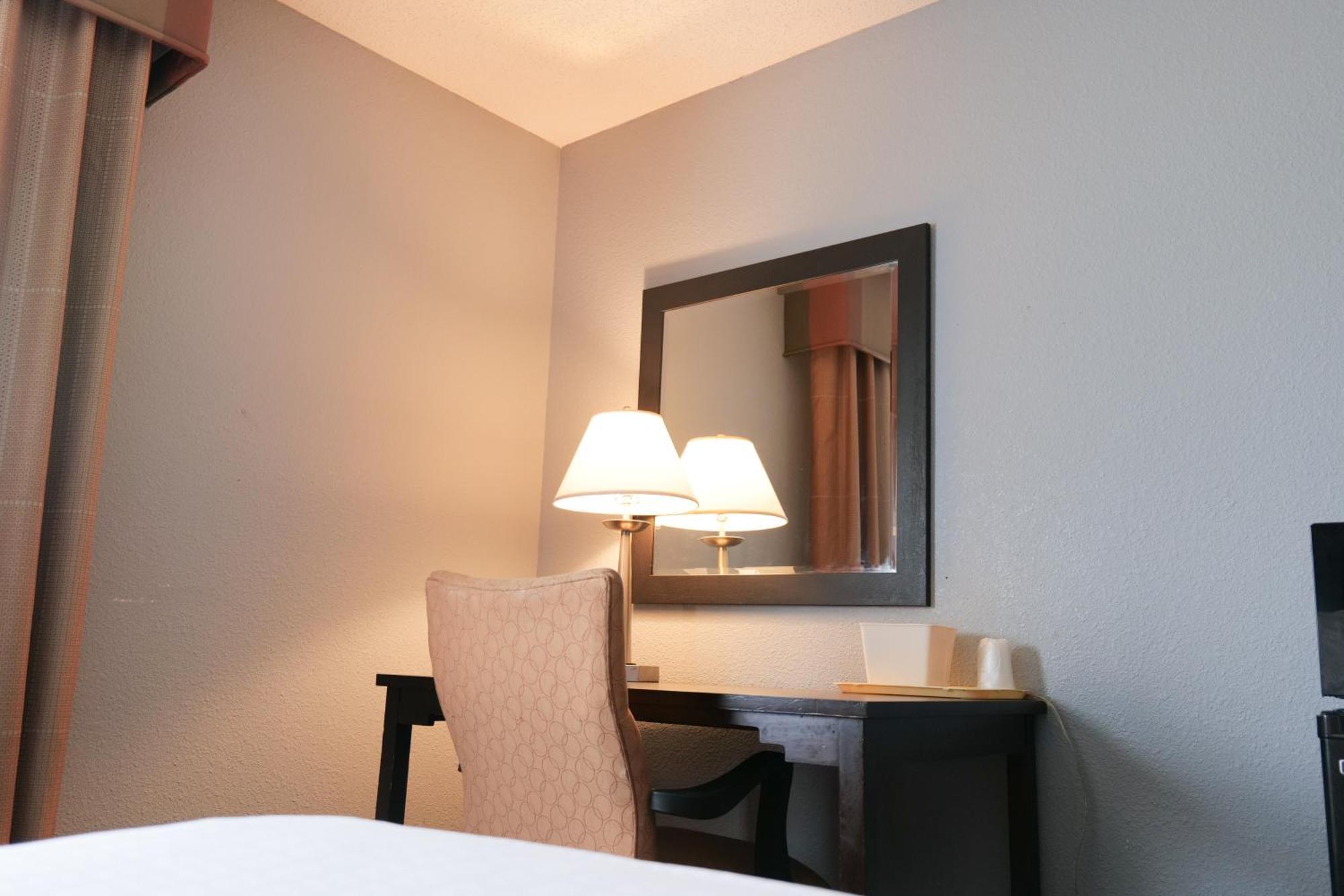 Baymont By Wyndham Flint Airport North Ξενοδοχείο Εξωτερικό φωτογραφία